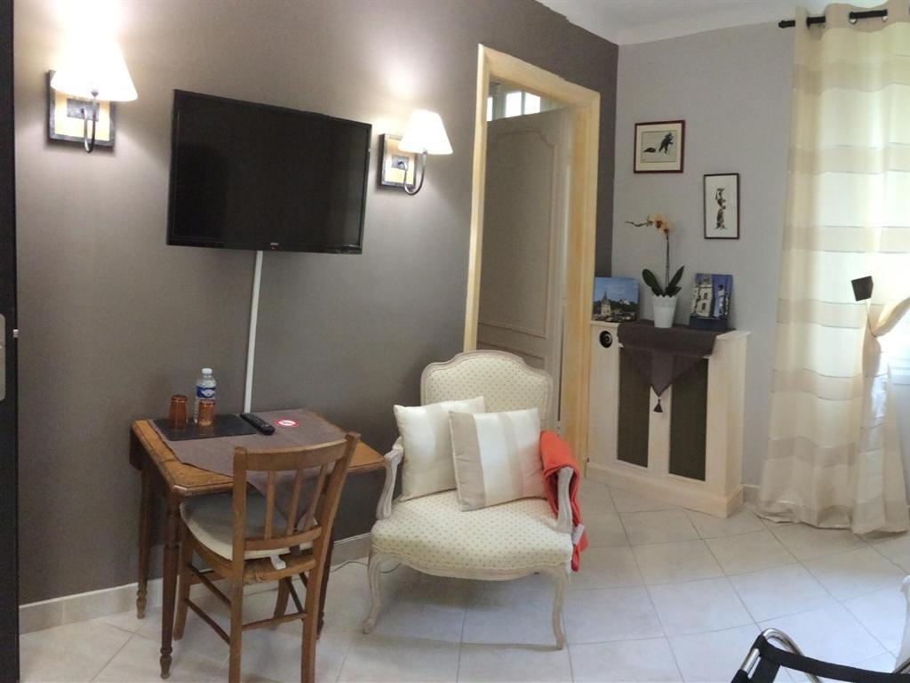 La Colliniere Hotel Sainte-Gemme-Moronval Szoba fotó